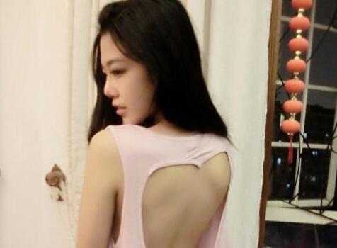 妹子穿这样的衣服诱惑 仙人掌更吓人