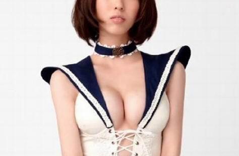 车祸都是这样造成的 这样的水手服还是可以的