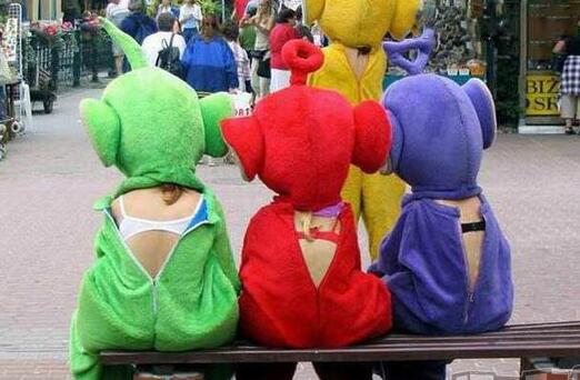 现在的妹子真奇葩 穿着玩法样样都惊人