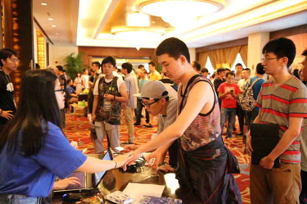 炉石黄金公开赛福州站首日战报 现场图赏