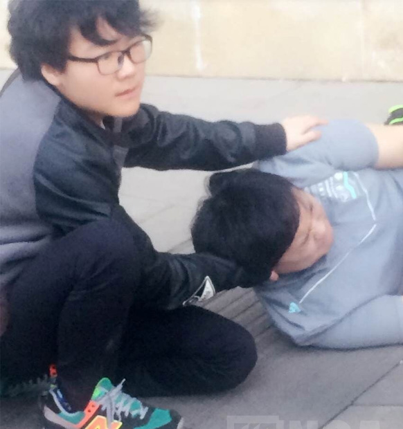 inSec“跳楼”意外骨折 将不参加今日比赛