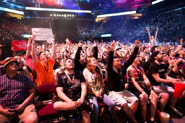 MSI现场热情观众