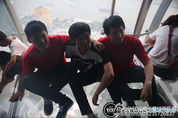 三少微博：AHQ造访EDG 电竞创造无限可能