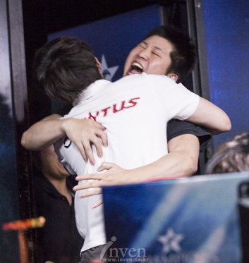 每周战队排行榜：EDG全球第一！SKT金身被破