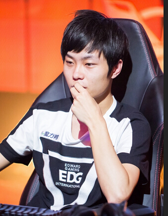 每周战队排行榜：EDG全球第一！SKT金身被破