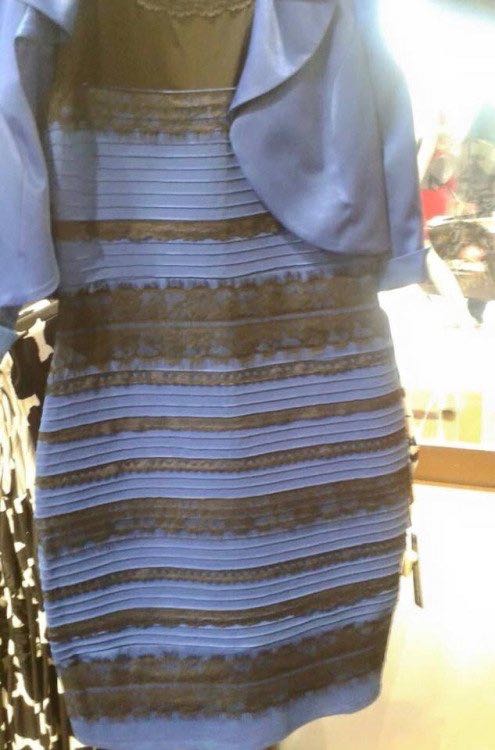 辨色难题：这披风的颜色是白金还是黑蓝