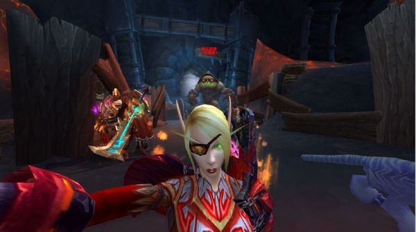 花式作死自拍：和团本BOSS一起合影教程