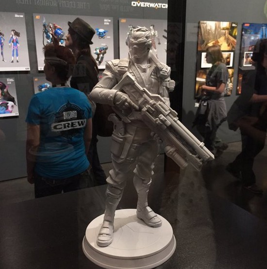 守望先锋典藏版亚马逊上架76号手办帅炸