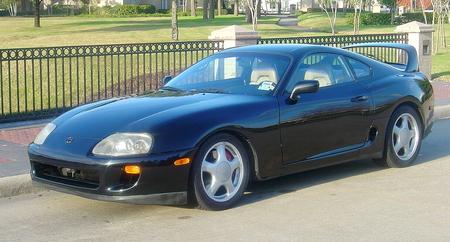 《极品飞车10》24款超豪华跑车美图赏