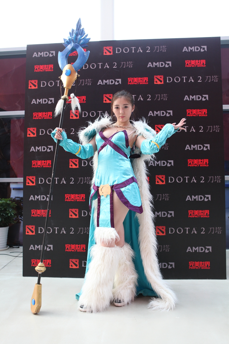 DOTA2发布会现场探营 Coser美眉抢先看