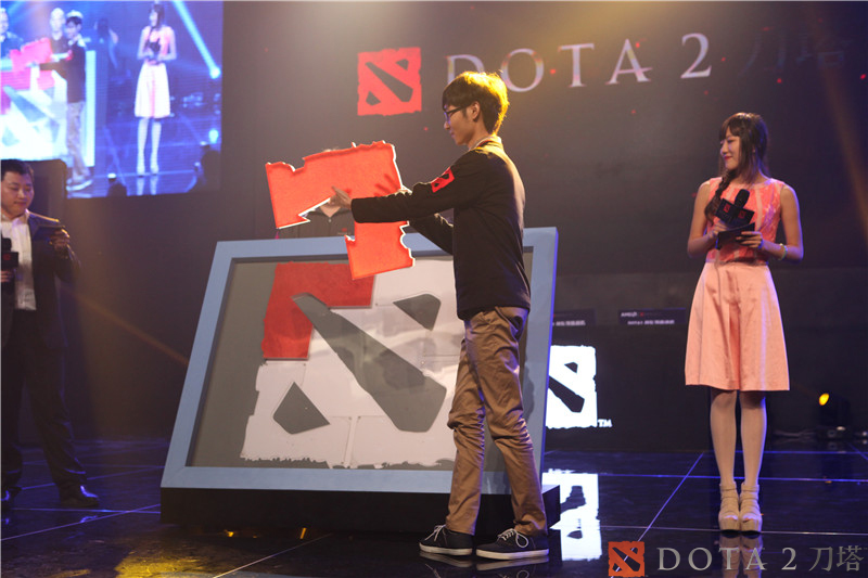 并肩上高地 DOTA2完美logo拼图震撼全场