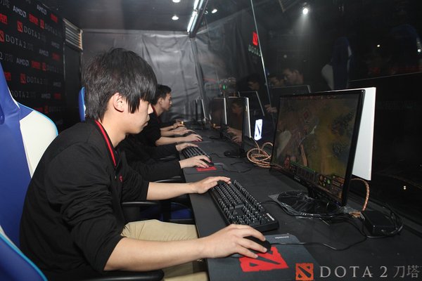 光速新体验 DOTA2微博有神装赢顶级战机