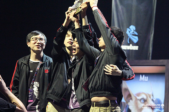 新华日报：电竞不易 专业性堪比大学教授