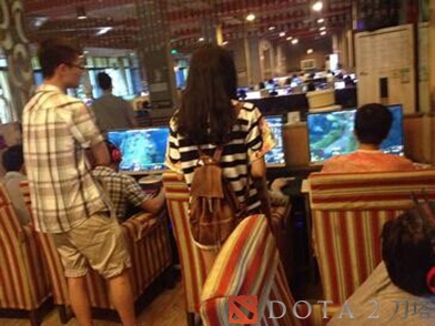 ISS绝色刀妹，期待与你DOTA2“完美”邂逅