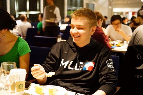 中国队平安抵达法兰克福，群星亮相招待晚宴