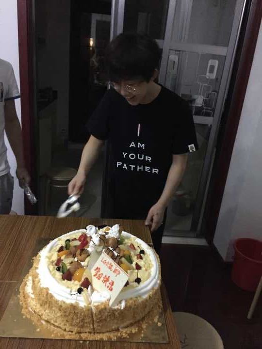 LGD俱乐部为Imp庆生 致谢粉丝的生日祝福