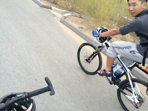 坦克世界玩家骑行至银川 声援中国队! 坦克世界玩家骑行至银川 声援中国队!