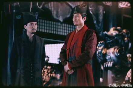 胡东故意秀出阴狠表情