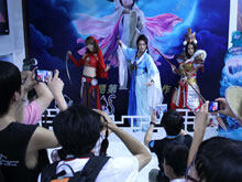 展台现场人气旺