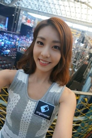 韩国OGN美女主持赵银郑精美图集
