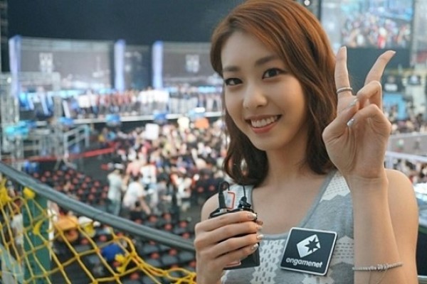 韩国OGN美女主持赵银郑精美图集