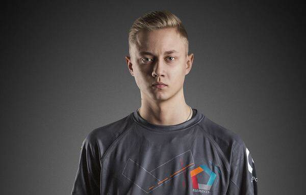 三名主力将离队 Rekkles化身拆队狂魔
