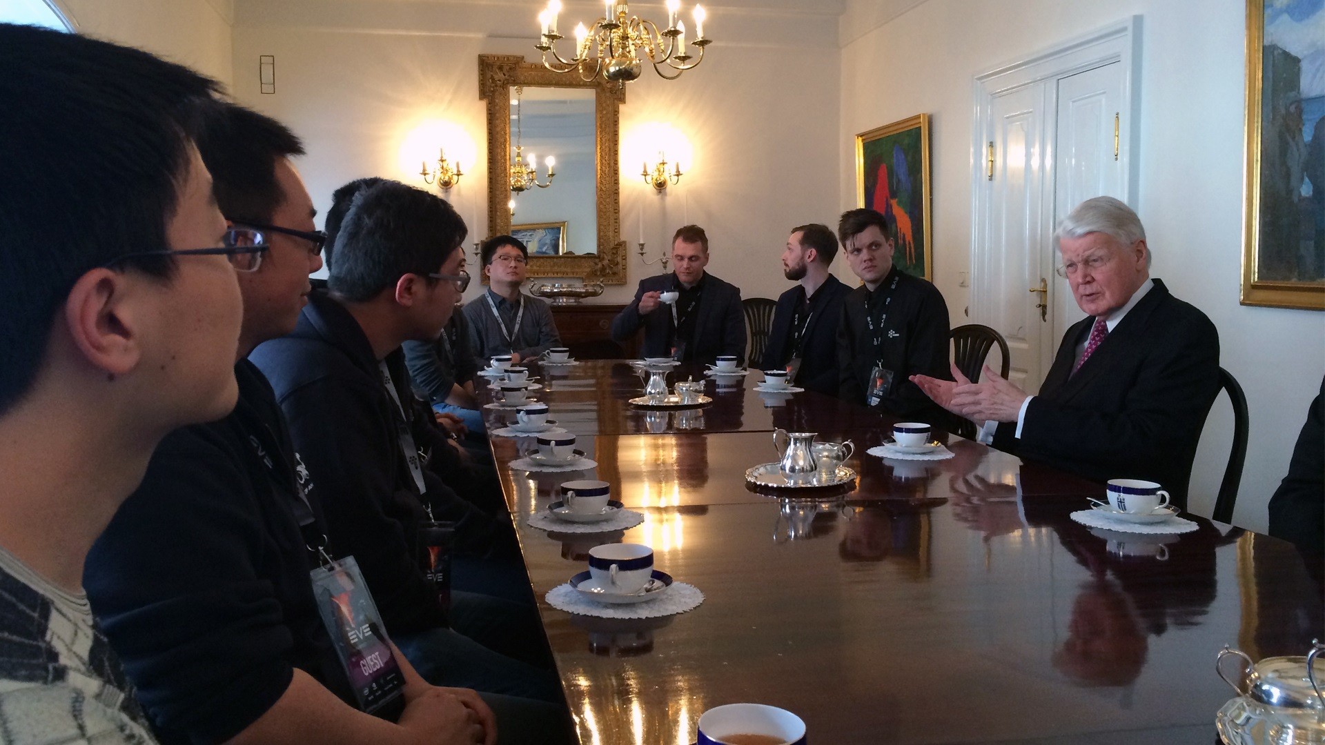 这间会客室，曾经接待过来自世界各地的政要，而今天它为EVE玩家敞开。